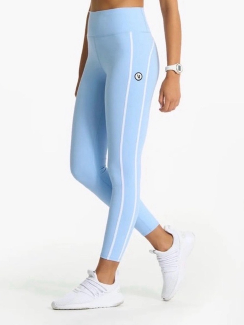 Vuori Track leggings in Orchard
Light Blue Size medium